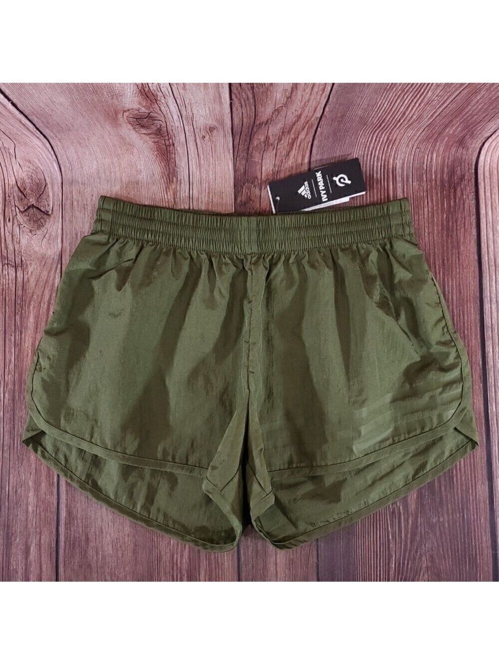NWT Adidas Ivy Park Peloton Womens Size Meidum Green Wind Short Nylon HG0593